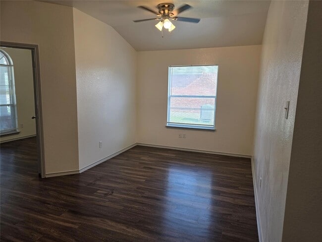 Building Photo - 319 Riverwalk Dr