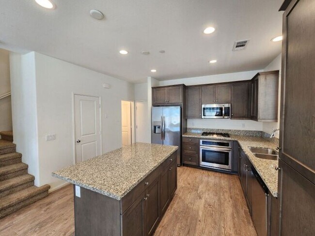 Building Photo - 232 Sweet Bay Ct