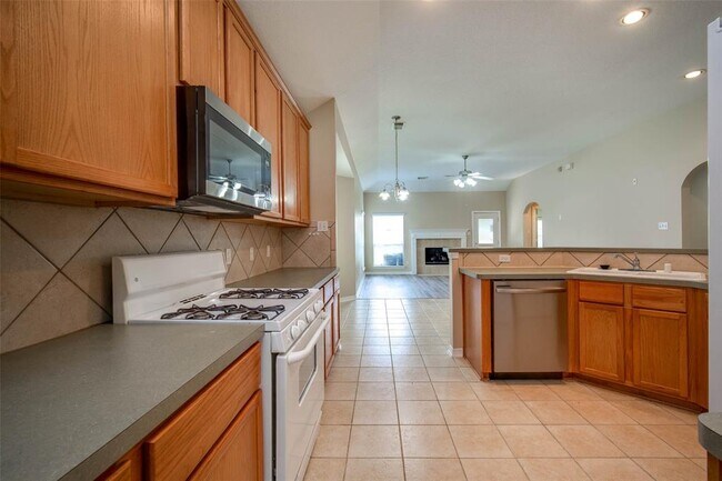 Building Photo - 20214 Sunset Ranch Dr