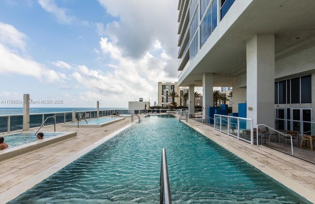 Building Photo - 1830 S Ocean Dr
