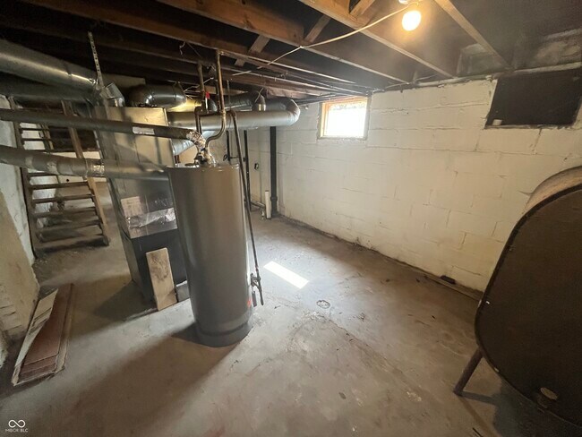 Building Photo - 3727 N Kenwood Ave