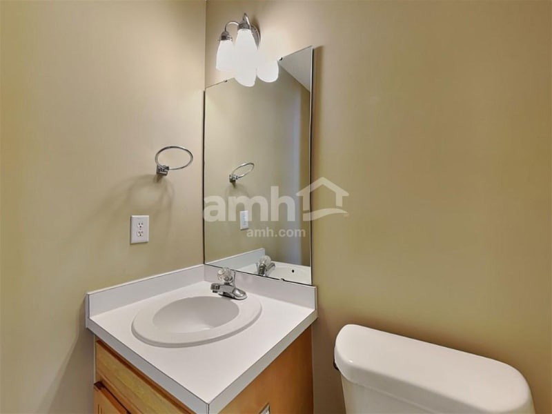 Building Photo - 204 Machost Dr