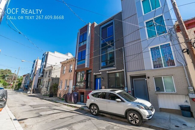 Building Photo - Four Bed Norris Square Home