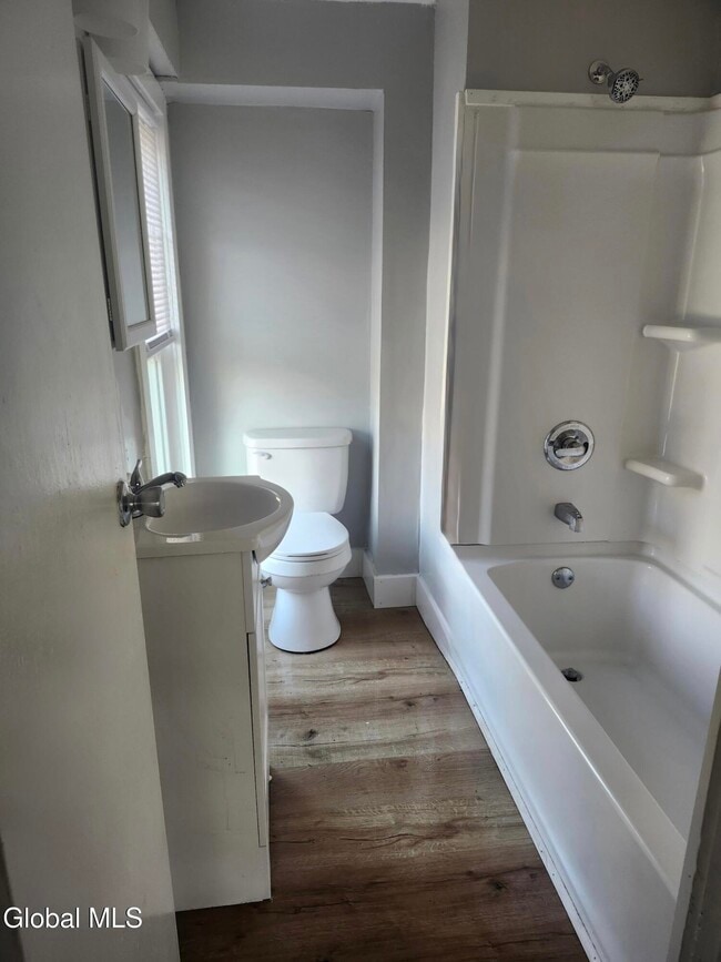 Building Photo - 20 Baldwin Ave