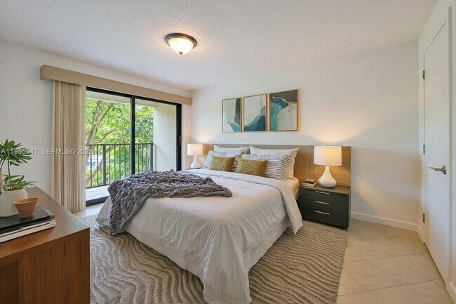 Building Photo - 10001 W Atlantic Blvd