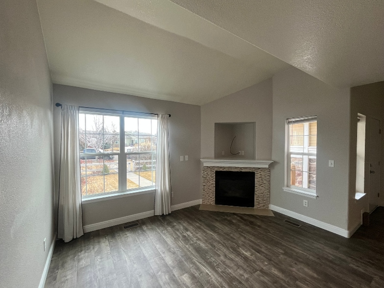 Building Photo - 102 Bayside Cir