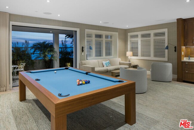 Building Photo - 1347 Palisades Beach Rd