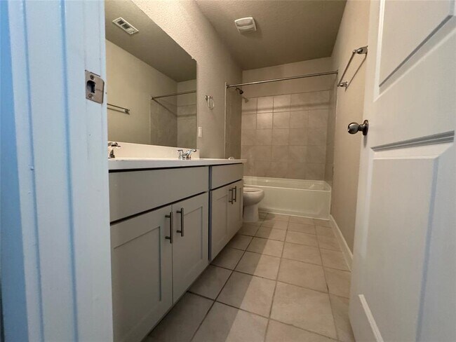 Building Photo - 17502 Bay Skipper Dr