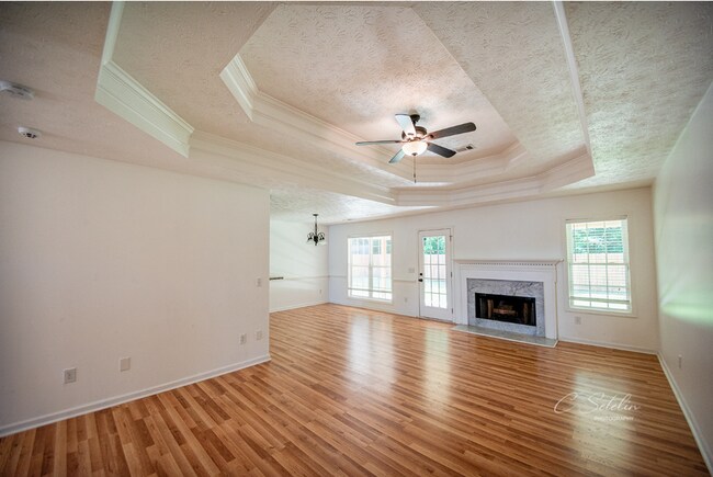 Building Photo - BEAUTIFUL HOME AVAILABLE FROM JULY