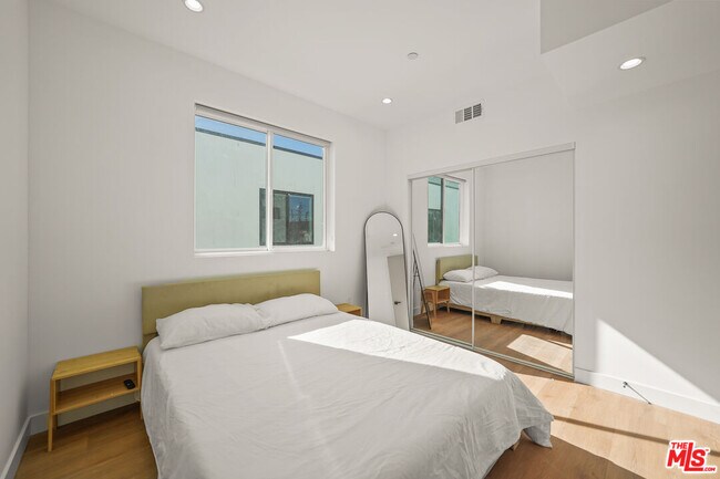 Building Photo - 13692 Erwin St