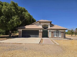 Building Photo - Avenue A Ranch