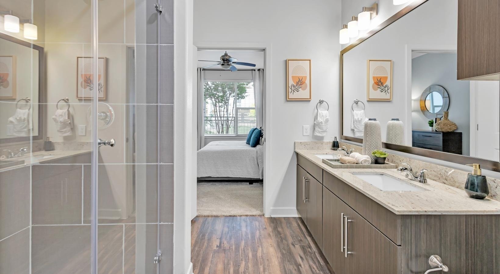 Building Photo - 2627 Live Oak St