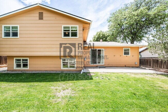 Building Photo - 12 Chicory Ct