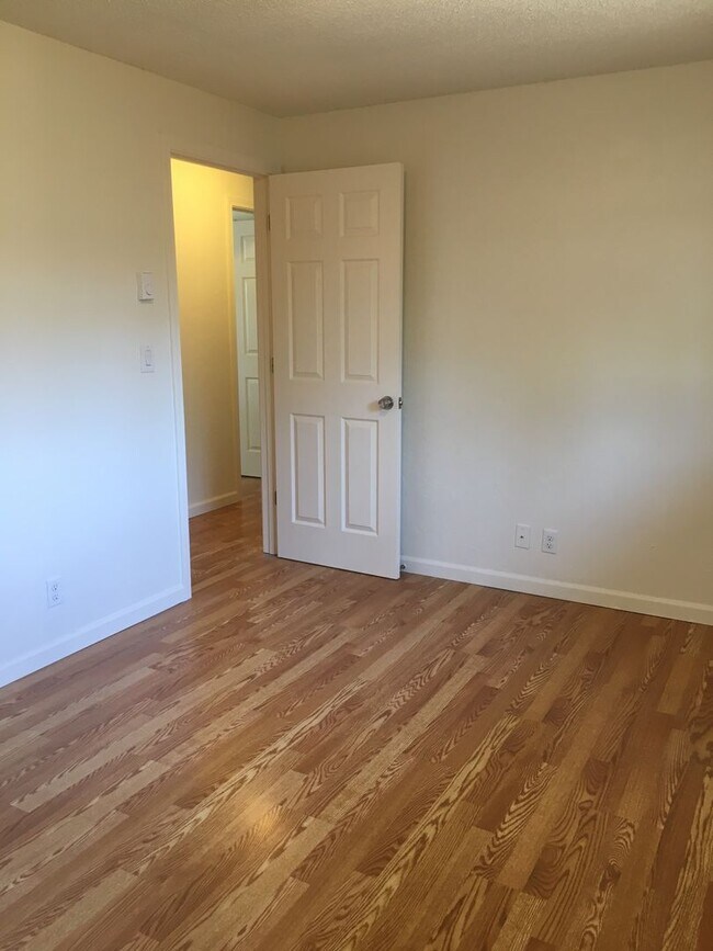 Building Photo - frna02