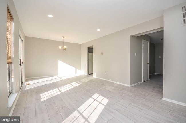 Building Photo - 8 Hines Ct