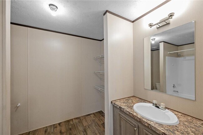 Building Photo - 6550 Oak Grove Rd