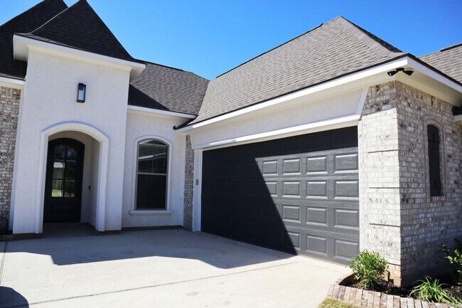 Building Photo - 1151 Green Wood Cir