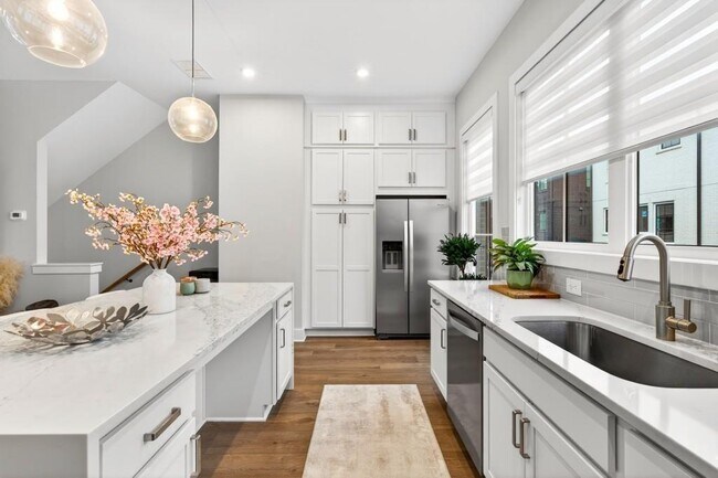 Building Photo - 2641 Mackintosh Ct