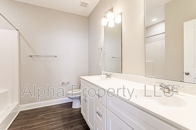 Building Photo - 14 Alderly Way