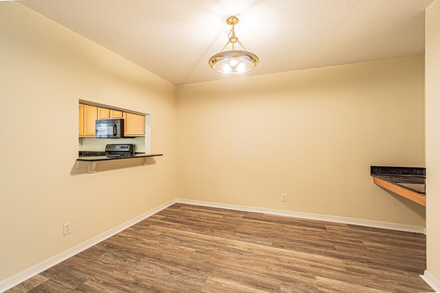 Building Photo - 3421 Dragon View Ct