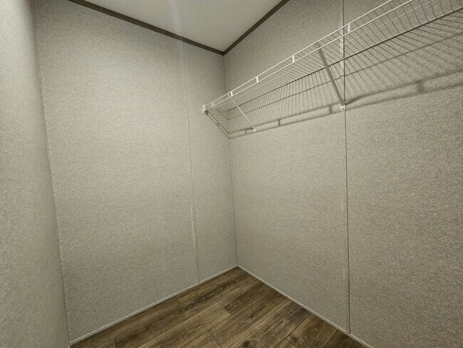 Building Photo - 514 Suwanee Dr