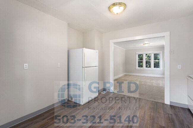 Building Photo - 2 Bedroom Home Available in Southeast Woodstock Area!