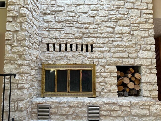 Building Photo - 6500 Robbie Creek Cove