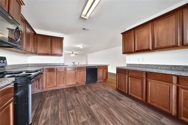 Building Photo - 2524 Watersail Dr