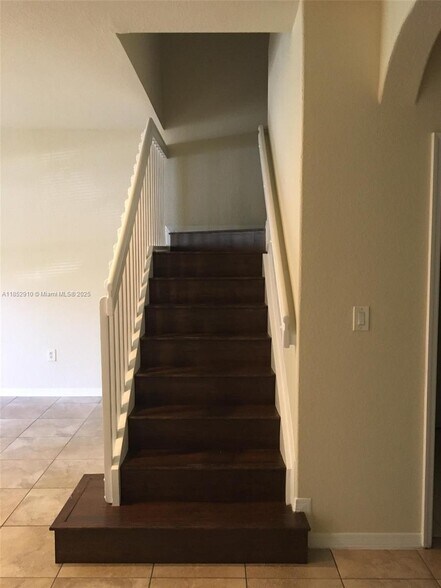 Building Photo - 3361 Merrick Ln