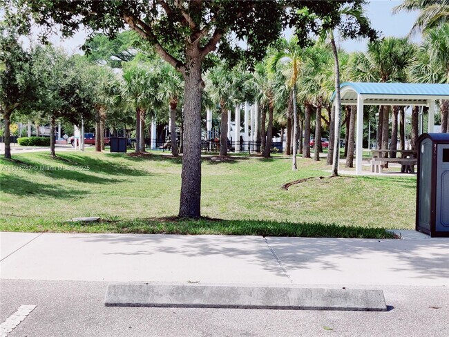 Building Photo - 805 NW 3rd Terrace