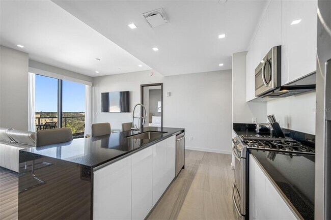 Building Photo - 5 N Osceola Ave