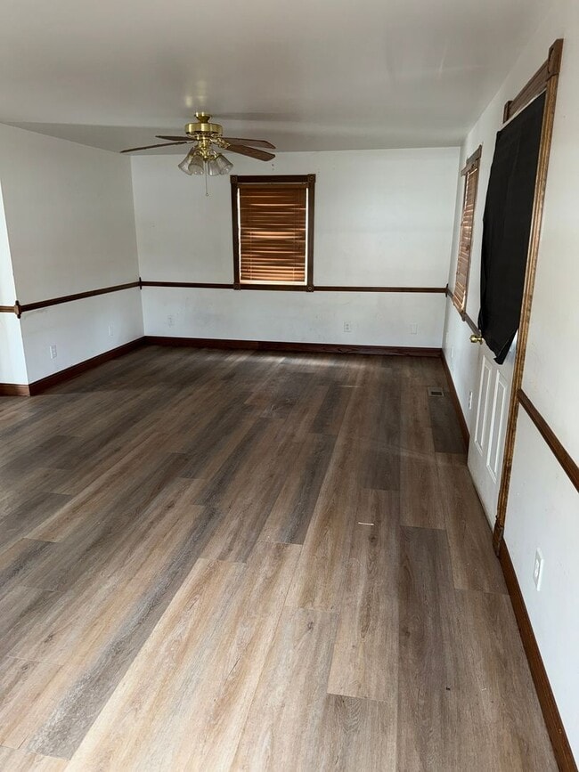 Building Photo - Beautiful 2 Bed 2 Bath Home - Includes Stove & Refrigerator