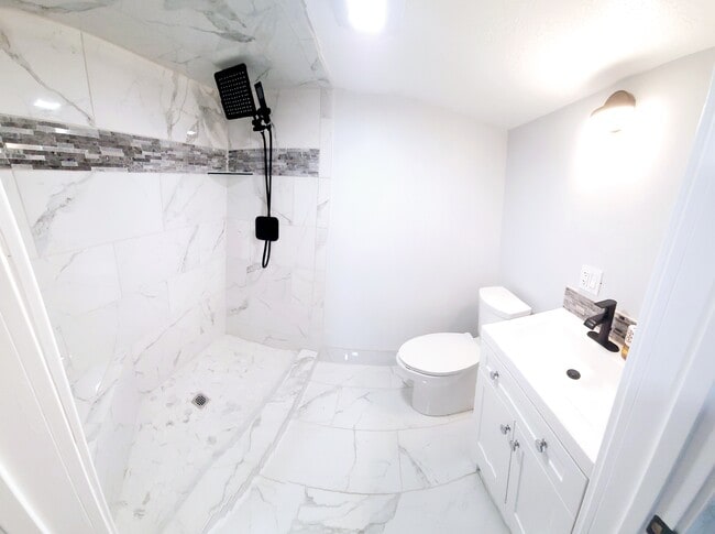 Building Photo - 699 N 600 E