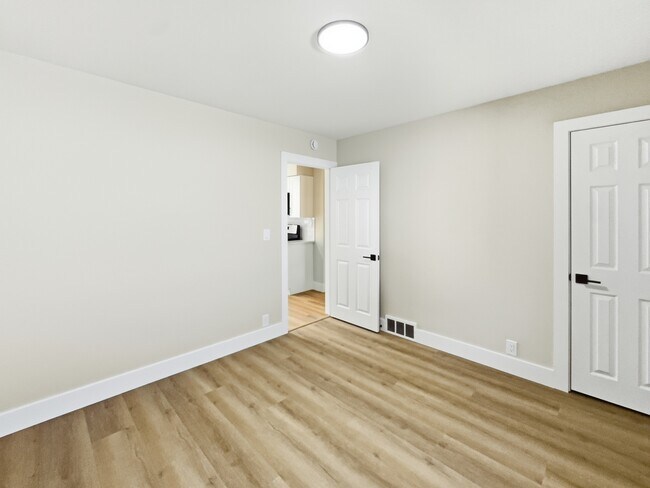 Building Photo - 2130 Brady Ave