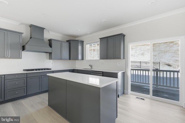 Building Photo - 1715 Water Xing Rd