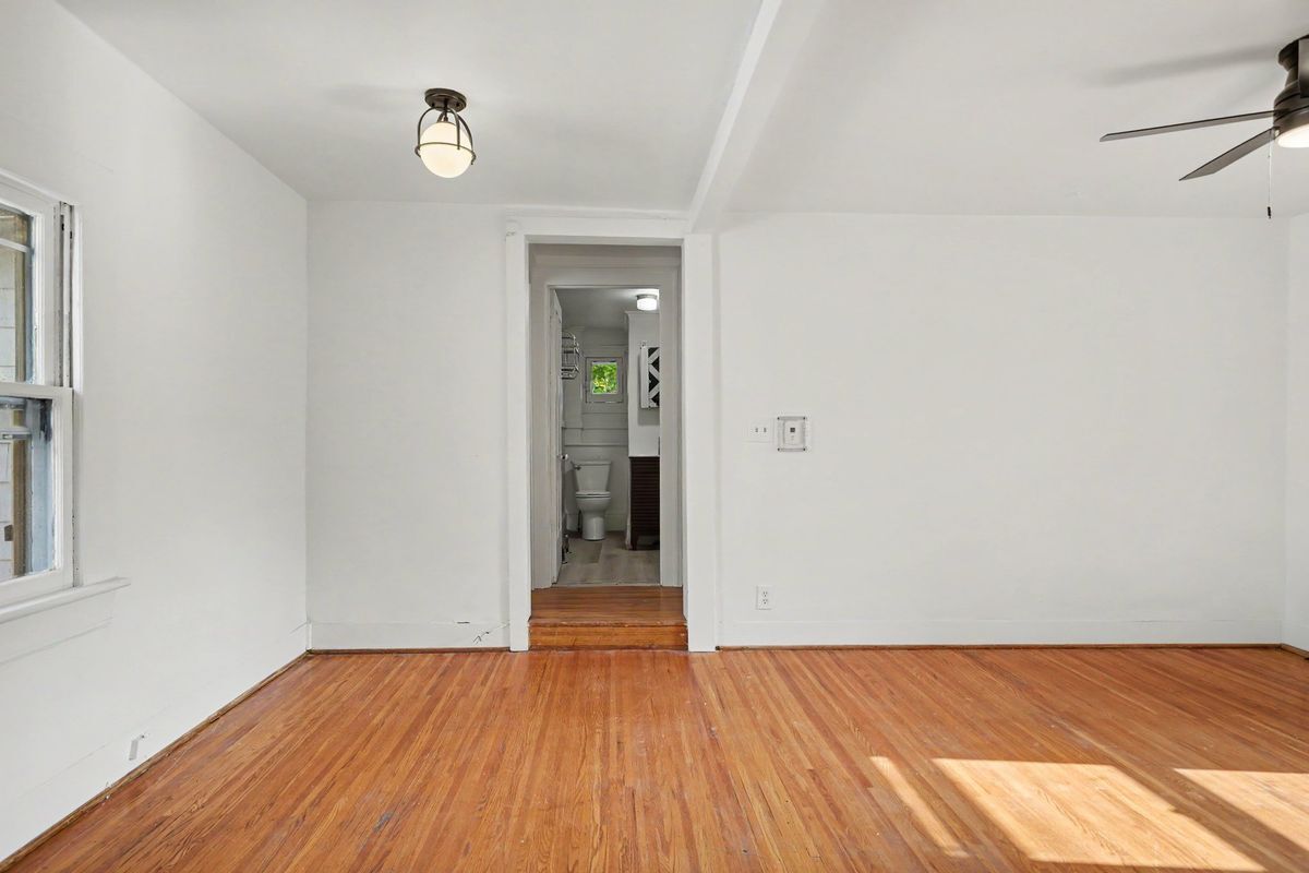 Building Photo - 54 Sanford St