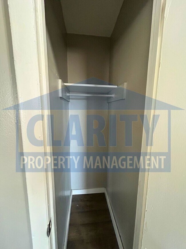 Building Photo - Super cute 3 bedroom house!!