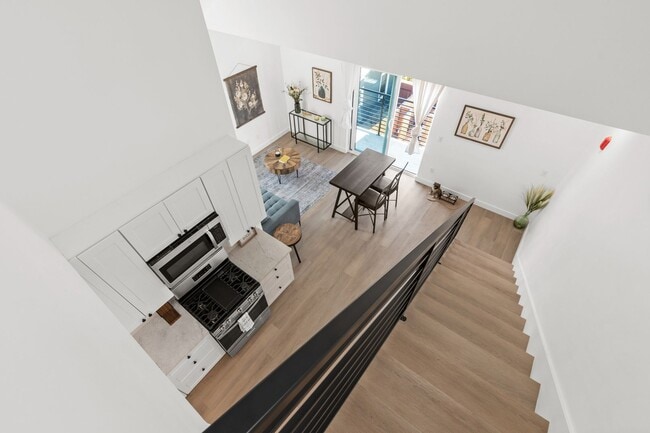 Interior Photo - GP - 2650 B Street