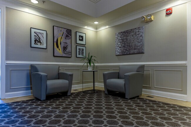 Building Photo - 315 King Farm Blvd