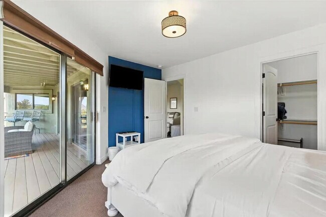 Building Photo - 1670 South Maddi-SI ID1475807P