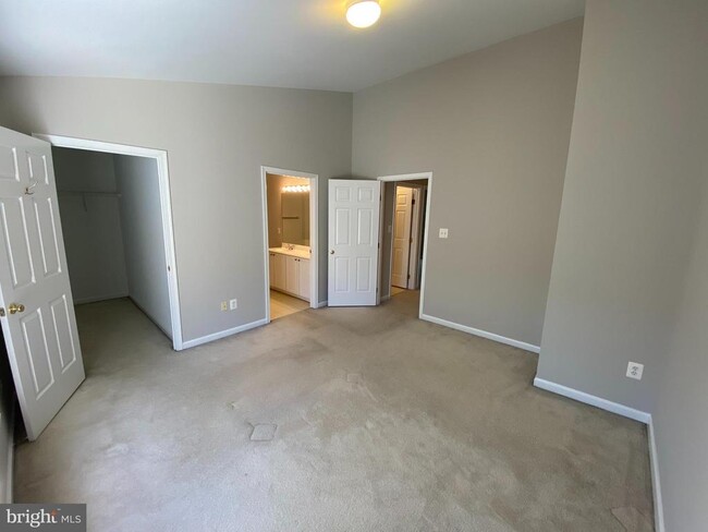 Building Photo - 43183 Katama Square