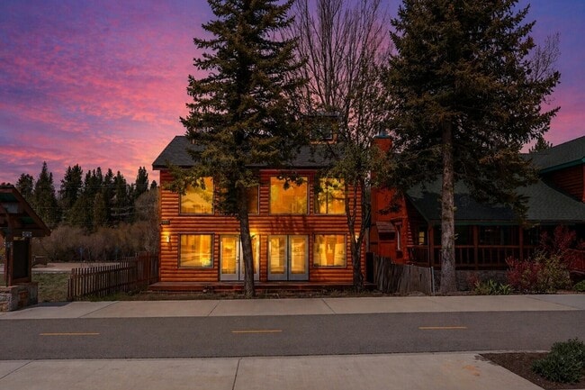 Building Photo - 42638 Moonridge Rd
