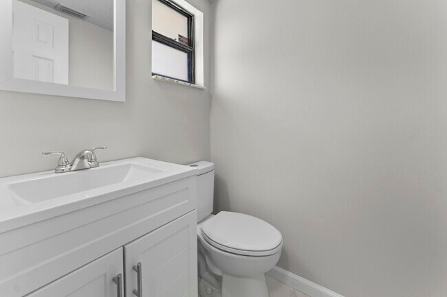 Building Photo - 1500 Atlantic St