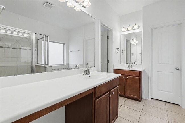Building Photo - 6227 Aviara Dr