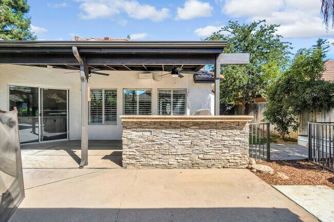 Building Photo - 3513 W Vartikian Ave