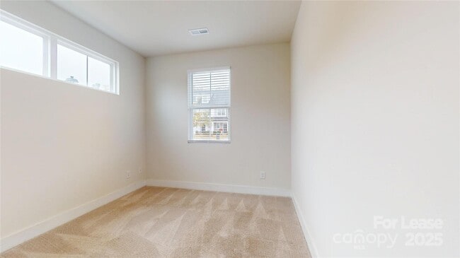 Building Photo - 9645 Munsing Dr