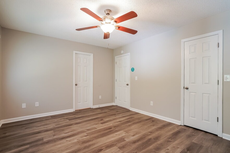 Building Photo - 1109 Ujamaa Dr