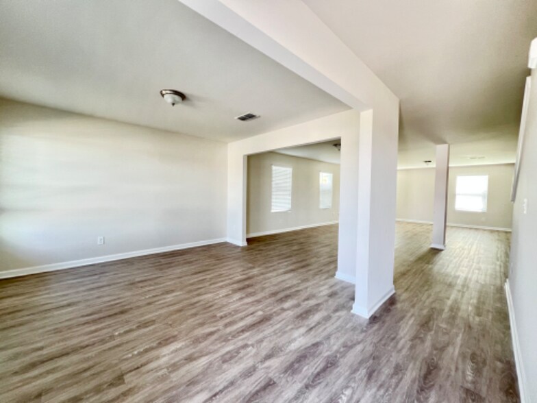 Building Photo - 349 Indian River Dr