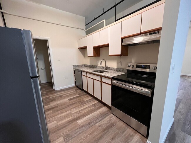 Building Photo - 30 Cross St