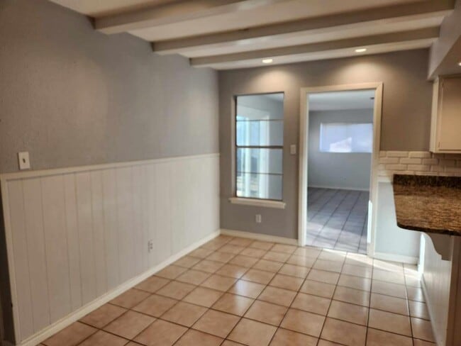 Building Photo - 3000 Ray Wood Dr